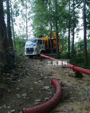 攪拌車(chē)載泵湖南岳陽(yáng)山區(qū)民房建設(shè)